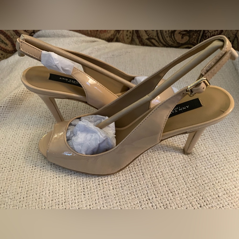 Ann Taylor Perfect Patent Peep Sling Size 7.5 Nude Leather Heel Style 299931